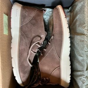 Eddie Bauer size 8 chukkas